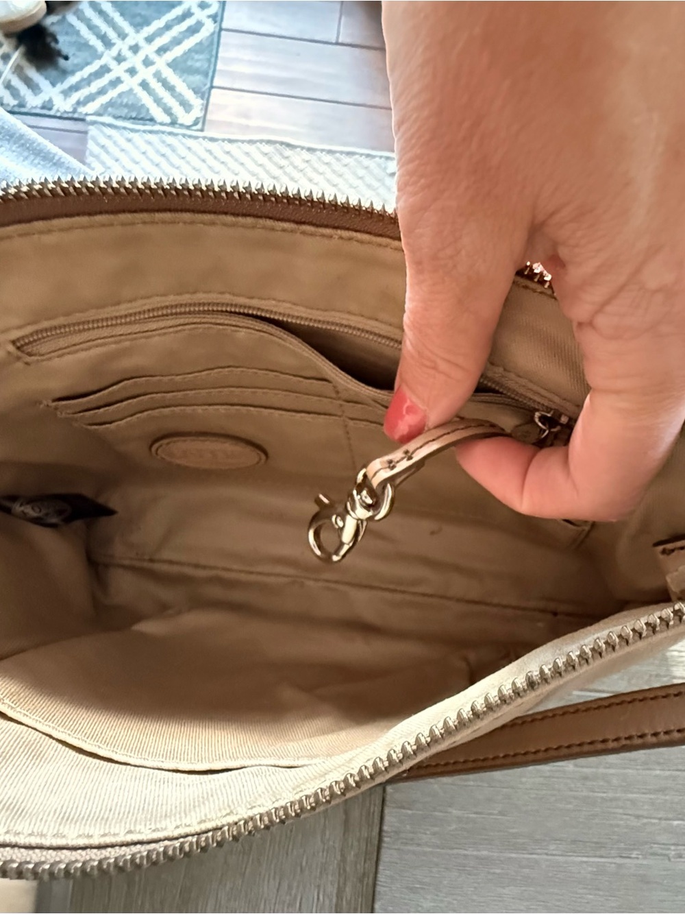 Fossil Fiona Leather Crossbody Bag with Adjustable Strap‎ Tan - Picture 5 of 10